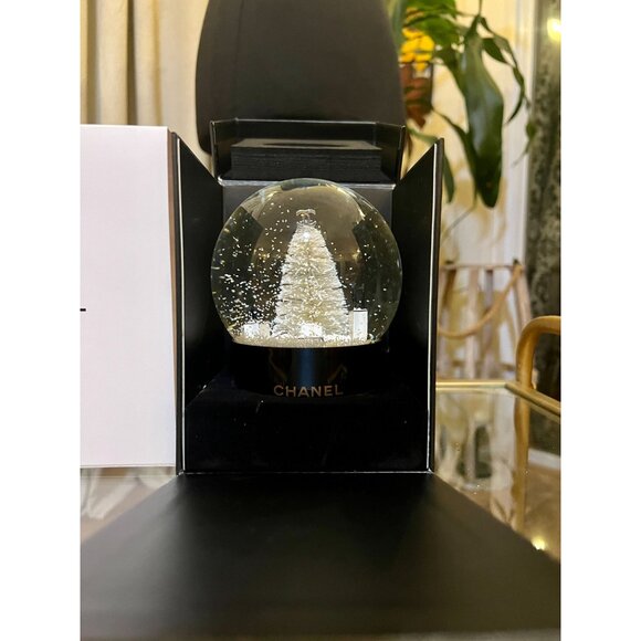 Chanel Limited Edition Snow Globe With Box - Picture 7 of 13
